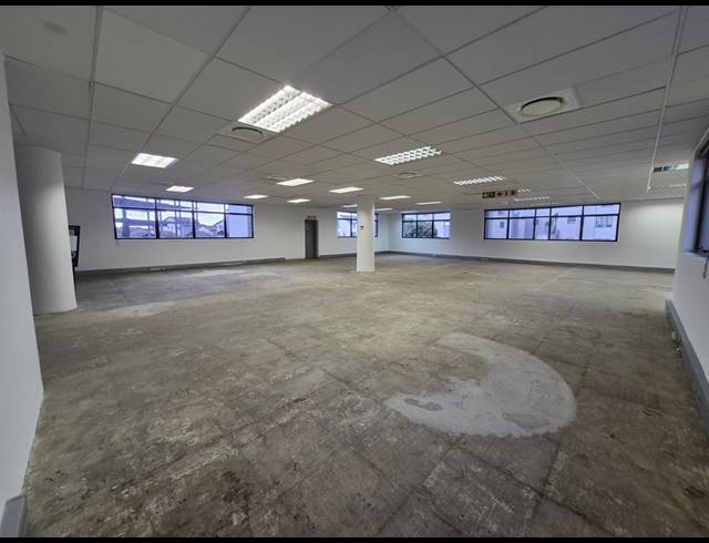 320M² OFFICE TO LET IN SUNNINGHILL